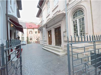 Inchiriere Apartament in Vila 5 camere Mosilor Eminescu